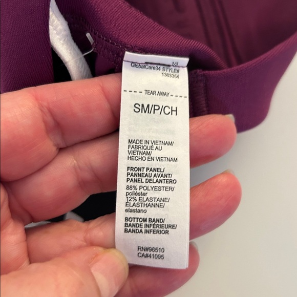 Under Armour Burgundy & White Yoga Workout Athletic Sports Bra Size Small New! - Picture 7 of 7